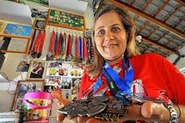 Balconista Loja De Souvenir