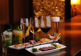 Food & Beverage